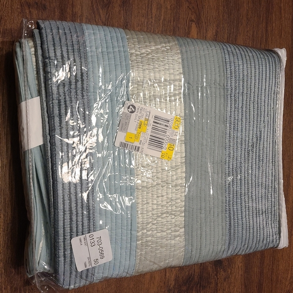 Pem America Twin Striped Quilt Blanket New - Picture 2 of 2